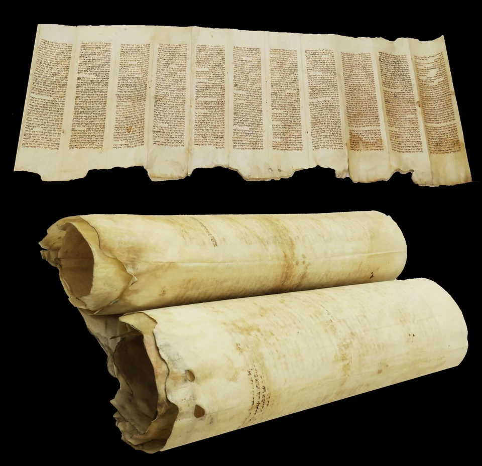EXTREMELY RARE TORAH BIBLE FRAGMENT 250-300 YEARS OLD ON CALF PARCHMENT JEWISH - Image 1 of 4