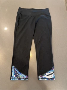 Fabletics Mari Capri Cropped Hose Gr. S schwarz/Griffiti Print Limited Edition - Bild 1 von 4