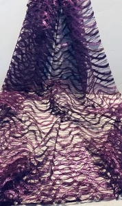 Resto di tessuto tulle scintillante vintage: 47” x 31” colore viola ondulato - Foto 1 di 4
