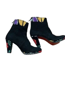 Artemis Boots Sz 41 NWOB Black Suede Embroidery Floral Trim Red Soles Gorgeous! - Picture 1 of 14