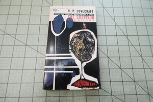 THE SURVIVOR & OTHERS BY H.P. LOVECRAFT & AUGUST DERLETH BALLANTINE BKS HORROR - Imagen 1 de 3
