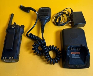 Motorola APX6000R Model H98QDH9PW7AN Radio - Zdjęcie 1 z 15