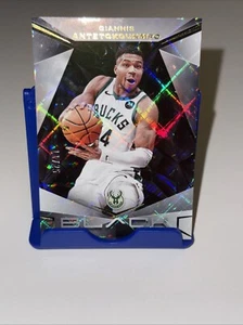 Tarjeta de baloncesto Giannis Antetokounmpo Bucks 2023-24 Panini negra #59 11/25 dorada - Imagen 1 de 8