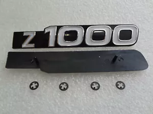 ein Paar Seitendeckel Emblem Schriftzug Z1000 A #56018-262 mit Clips #92018-005 - Bild 1 von 3