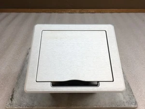 Pantalla táctil abatible Crestron FT-TS600-BALUM aluminio cepillado para mesa - Imagen 1 de 7