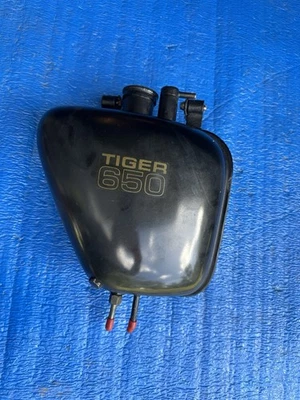 Triumph T120 T12OR 1969 Bonneville TR6R 650 cc * tanque de aceite 2059A Foto 1 de 4