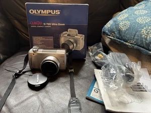 olympus digital camera C765 ultrazoom - Picture 1 of 9