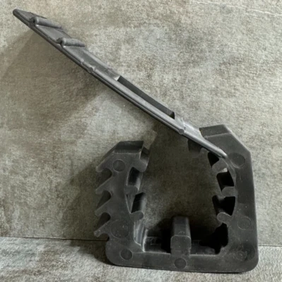 Quick Fist 80011 Rubber Clamp (Capacity 1 3/4" - 2 1/2"), new - Image 1 of 4