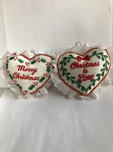 Russ Satin Sentiments Adornos en Forma de Corazón Navidad es Amor Feliz Navidad - Imagen 1 de 2