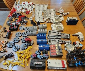 ROBOTIX Motorized,Modular Robotic Building System 1996 Parts or Repair - Picture 1 of 16