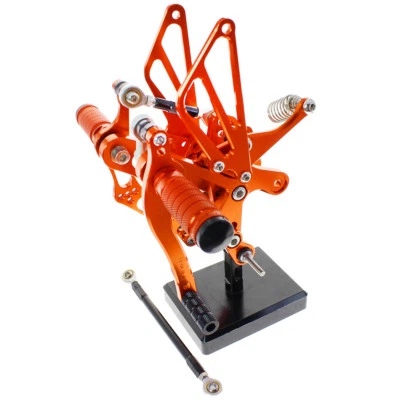 Juego de estriberas ajustables CNC para Yamaha YZF R1 2004 2005-2006 reposapiés ajustables Foto 1 de 4