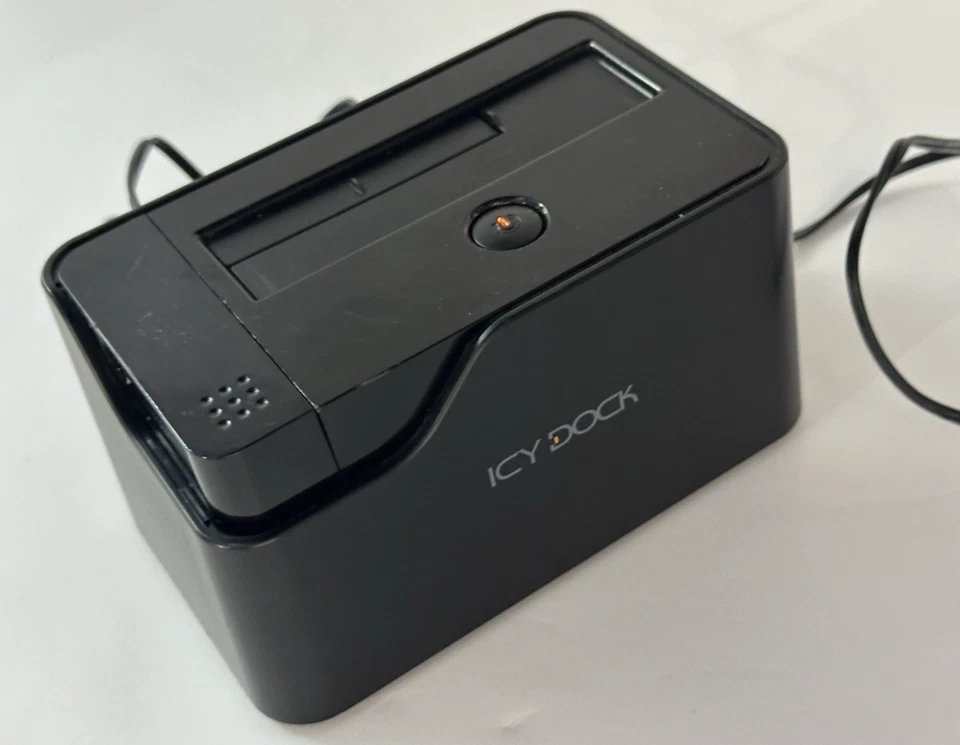 ICY DOCK MB981U3S-1S 2.5"/3.5" SATA HARD DRIVE DOCKING STATION USB 3.0 & eSATA - Image 1 of 4