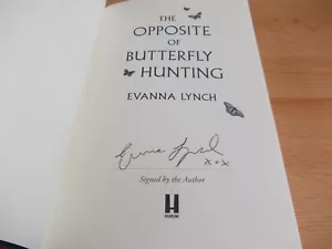 Das Gegenteil der Schmetterlingsjagd, Evanna Lynch, signiert 1. Auflage, 1. Wichtel NEU - Bild 1 von 5