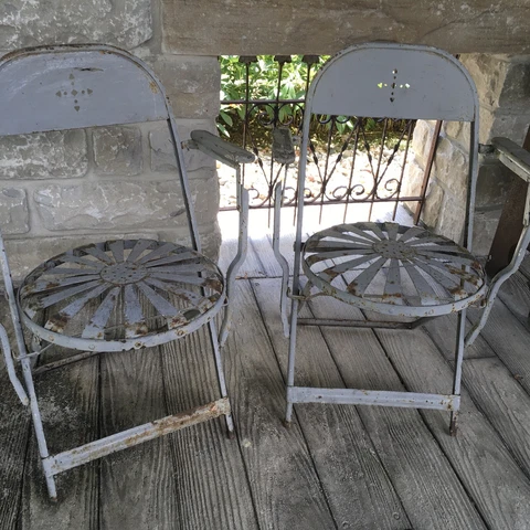 ANTIQUE PAIR FRENCH METAL SPRING SUNBURST FOLDING GARDEN CHAIRS STUNNING Cover