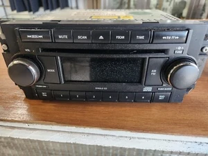 Jeep Commander OEM Stereo/CD - Picture 1 of 2