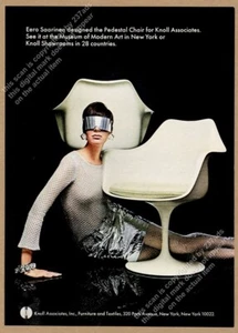 Eero Saarinen 1967 pedestal silla tulipán era espacial mujer foto Knoll de colección anuncio impreso - Imagen 1 de 2