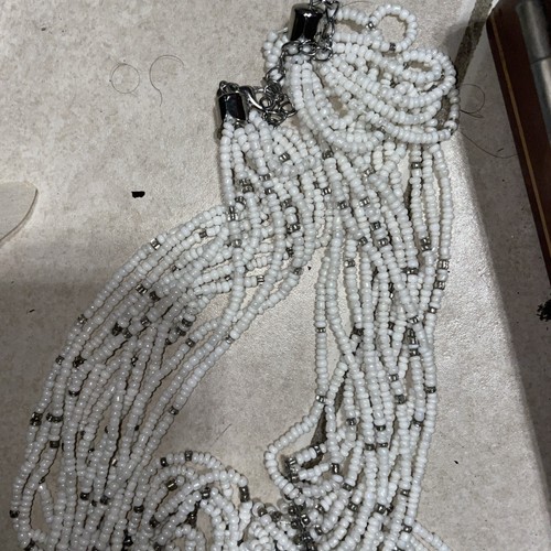 VETEMENTS Collana di perline multistrato bianca vedi foto