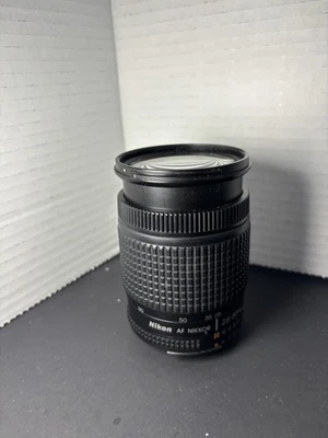 Nikon AF Nikkor 28-80mm AF Lens 58 0.4m 1.35ft 1:3.5-5.6D - NO LENS CAP - Image 1 of 4