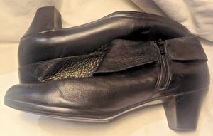 Monroe American Black Leather Closed Toe leather ankle boots Sz. 10.5M - Picture 1 of 4