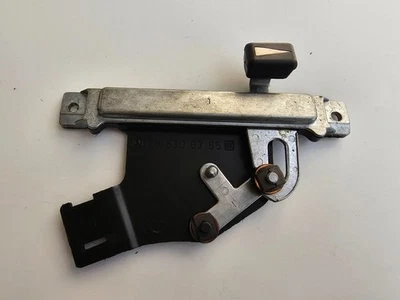 Regulador de fluxo de ar traseiro Mercedes-Benz W126 560SEL 1268300385 - Imagem 1 de 4