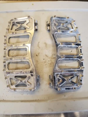 2010 Harley Davidson Road Glide FLTRX rider floorboards footpegs spiked - Image 1 of 4
