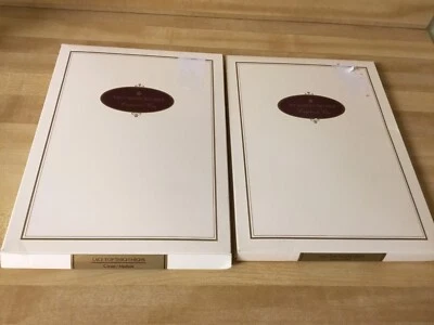 Lencería vintage 2 Victoria's Secret para piernas encaje hasta los muslos crema mediana Foto 1 de 4