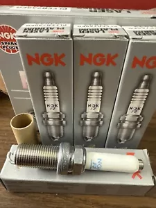NGK Laser Platinum Set of 4 Spark Plugs 94833 for Audi Q7 VW Jetta Porsche Macan - Picture 1 of 3