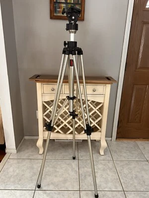 Bogen Manfrotto 3063 Camera Head + 3046 Professional Tripod And Plate. - Image 1 of 4