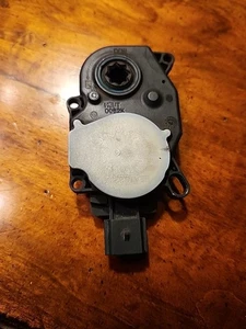 2015-2017 Ford F150 Upper Radiator Air Shutter Actuator FL34-8476-AC OEM - Picture 1 of 3