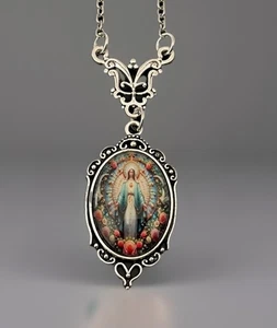 Vintage Style Mary Cabochon Cameo Necklace- Brand New - Bild 1 von 5