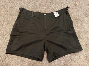 Terra & Sky Women’s Cargo Bermuda Shorts Green Midnight Size 24W New With Tags - Picture 1 of 6