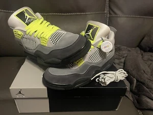 Size 10 - Jordan 4 Retro SE Mid Neon 95 - Picture 1 of 5
