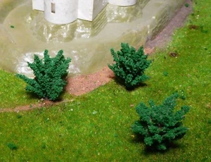 20 Dark Green Bushes, Shrubs, 40 mm High, for Landscape Construction - Picture 1 of 11