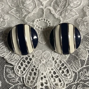 Vintage Silver Tone Blue White Pierced Earrings Jewelry Combine Shipping Cr-63 - Picture 1 of 4