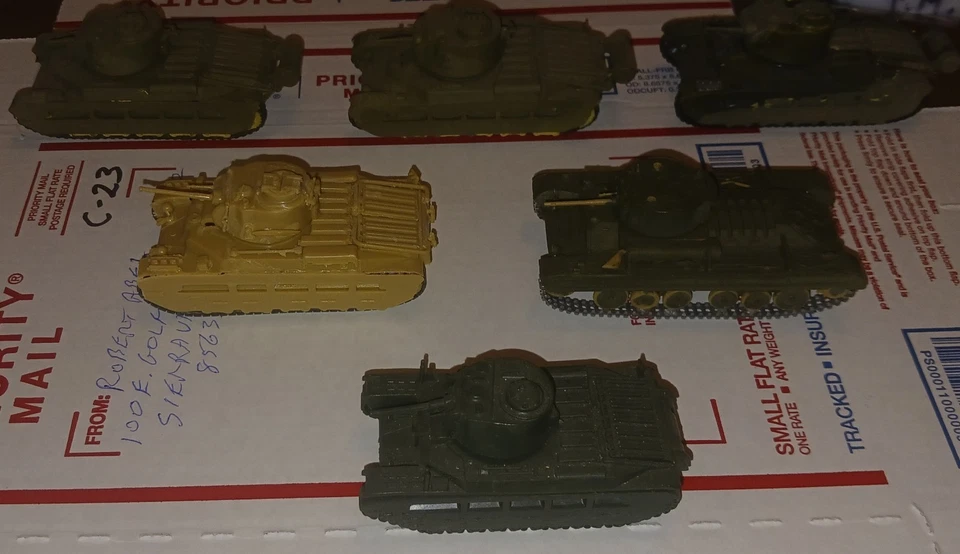 (C-23) 5 tanques Airfix y 1 EKO Matilda. Británico. 1:87. Se vende tal cual Foto 1 de 4