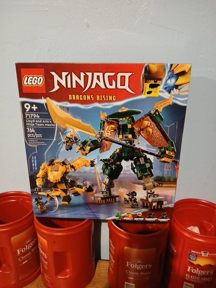 Novo Conjunto LEGO NINJAGO Lloyd and Arin’s Ninja Team Mechs Rapton Imperium 71794 - Imagem 1 de 2