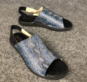 La Plume Blue Snakeskin Print Leather Slingback Flats Sandals Womens 40/9.5 EUC - Picture 1 of 8