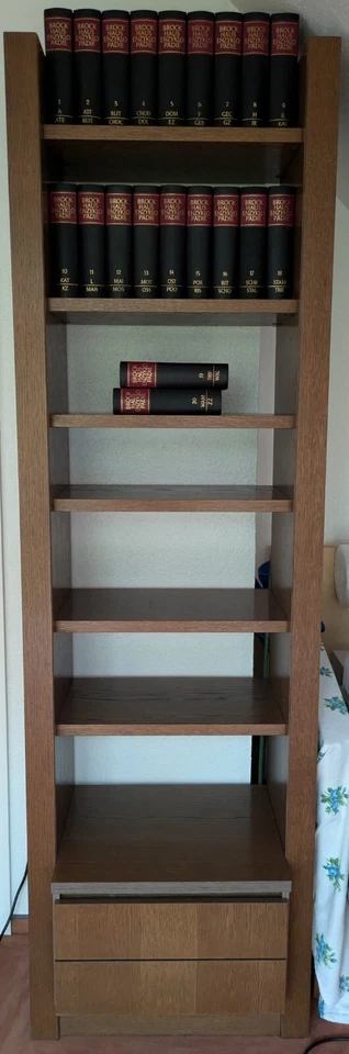 Bücherregal mit 6 Regalbrettern (höhenverstellbar), 2 Schubladen - Bild 1 von 3