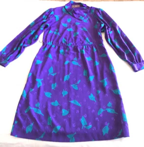 VINTAGE JT KLEID. Lila Stretch Knie, Schulterpolster, Taschen.36" Brustumfang - Bild 1 von 6