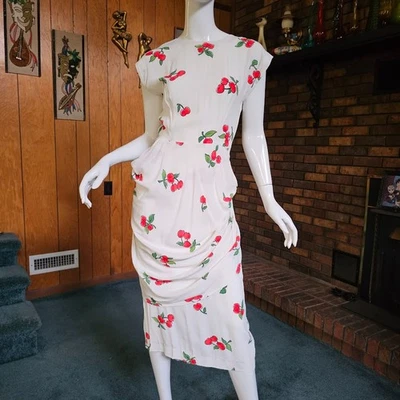 Vestido Pin-Up De Colección Años 80 y 1930 Droolworthy Cereza Estampado Novedad Rayón Drapeado XS/S Foto 1 de 4