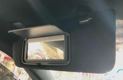 Infiniti Q60 2018 OEM parasol lado izquierdo del conductor negro 2017-2022 Foto 1 de 3