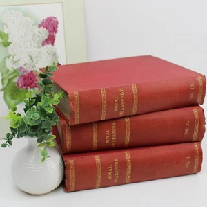 Royal Shakespeare in 3 Volumes - Decorative Antique Books. Published 1905. - Picture 1 of 4