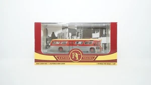 Rapido Trains 1/87 HO New Look Bus Toronto Transit TTC Maroon Cream 701005 B1-1 - Picture 1 of 6