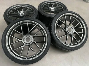 20" ORIGINAL PORSCHE 991.2 GTS LLANTAS DE INVIERNO CIERRE CENTRAL PLATINO NUEVO - Imagen 1 de 11