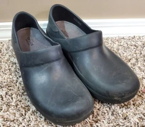 Women's Crocs Dual Comfort Crocs Lock Slip Resistant Clogs, Sz 9 - Picture 1 of 9