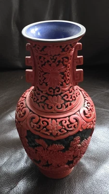 Jarrón chino de cinabrio rojo tallado esmalte azul de Beijing fábrica de laca tallada Foto 1 de 4