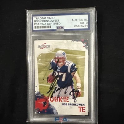 Rob Gronkowski 2010 Score Autographed Rookie RC Signed Auto #383 Patriots PSA Au - Image 1 of 2