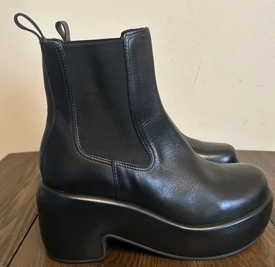 Everlane The Puffa Boot in Black size 8 Chelsea Ankle 3.25" Chunky Platform - Image 1 of 4