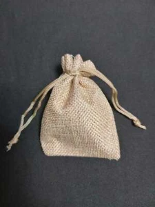 Pequeño bolso de arpillera yute arpillera regalo de boda bolsa joyas con cordón de Navidad - Imagen 1 de 2