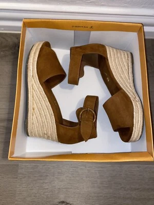 WOMENS UNISA BROWN HEELS - Image 1 of 4